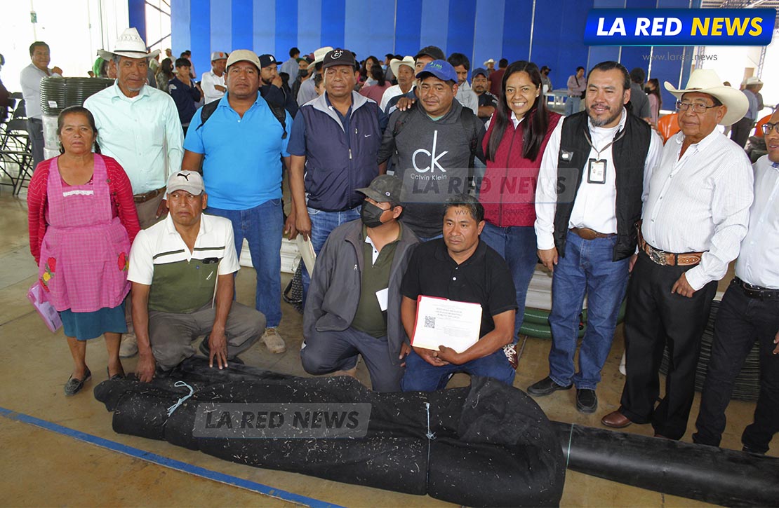 Gobierno del estado y de Atlixco entregan apoyos para impulsar el campo