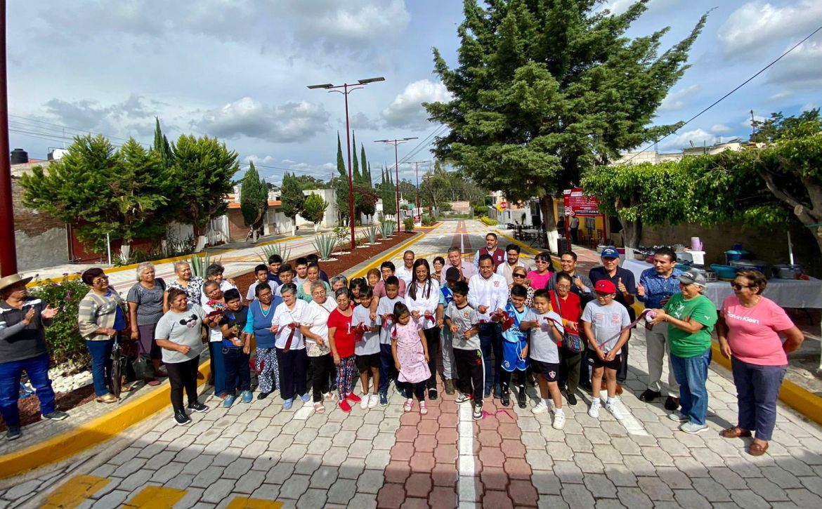 Ariadna Ayala entrega otra obra con sentido social en Metepec