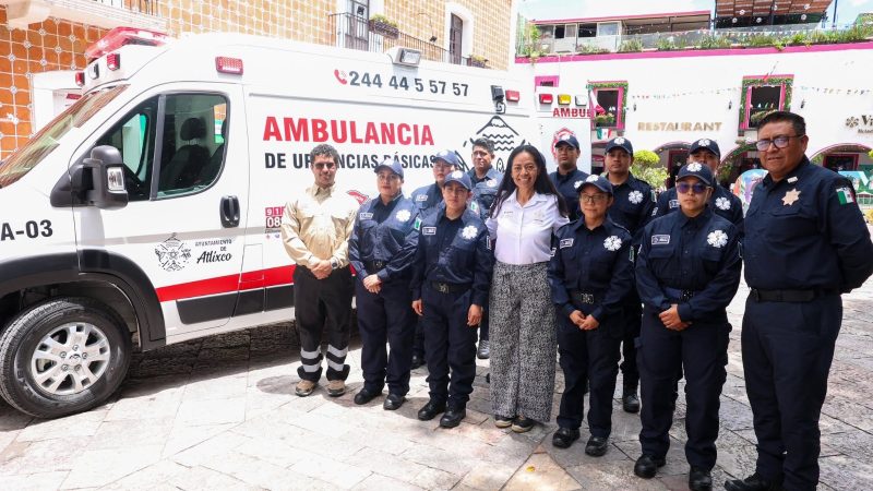 Atlixco prioriza la vida; Ariadna Ayala entrega ambulancia